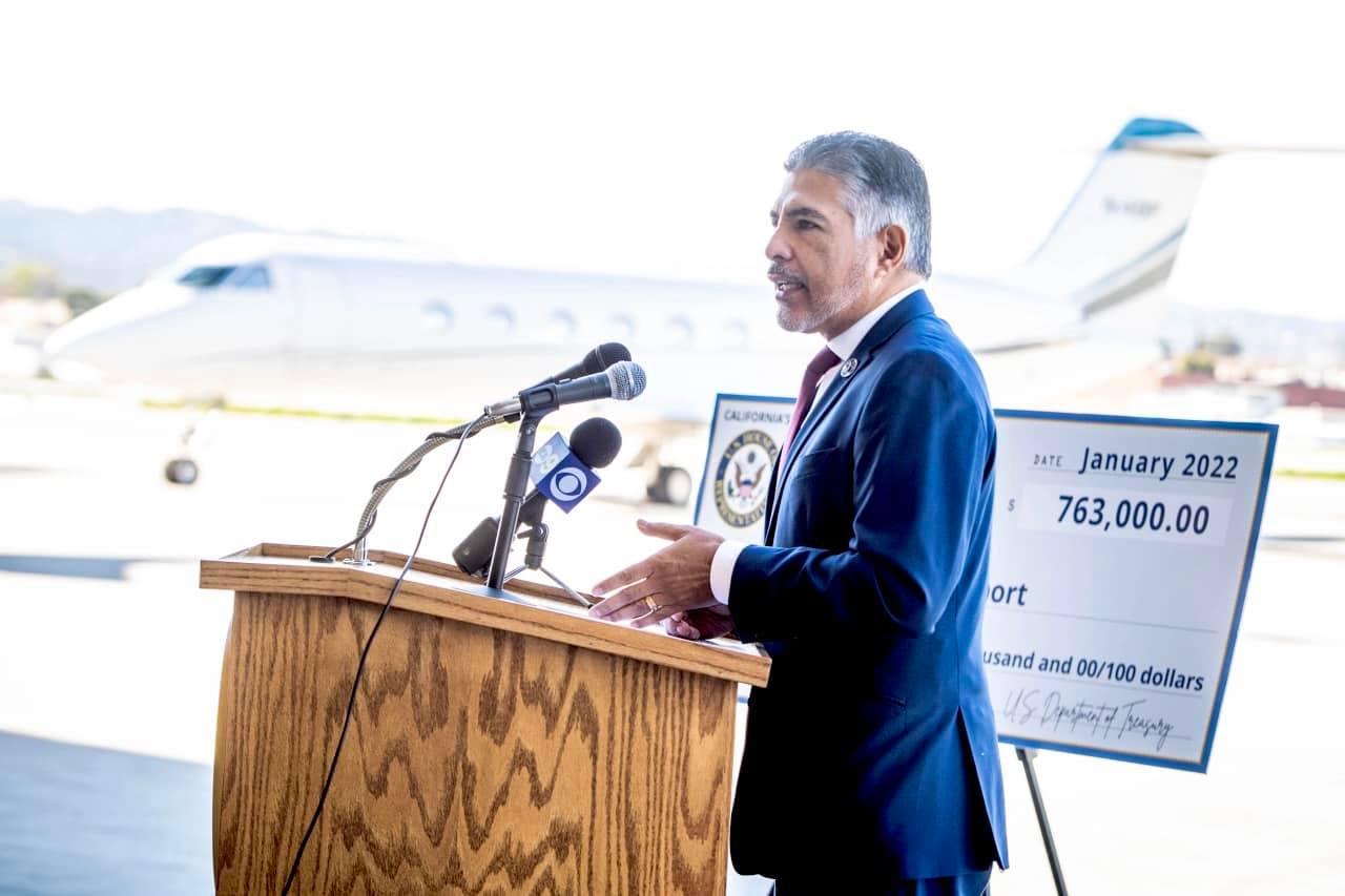 Daily News Van Nuys Airport